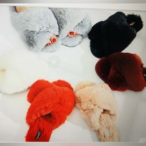 FamiPort Cross Band Fluffy Slippers